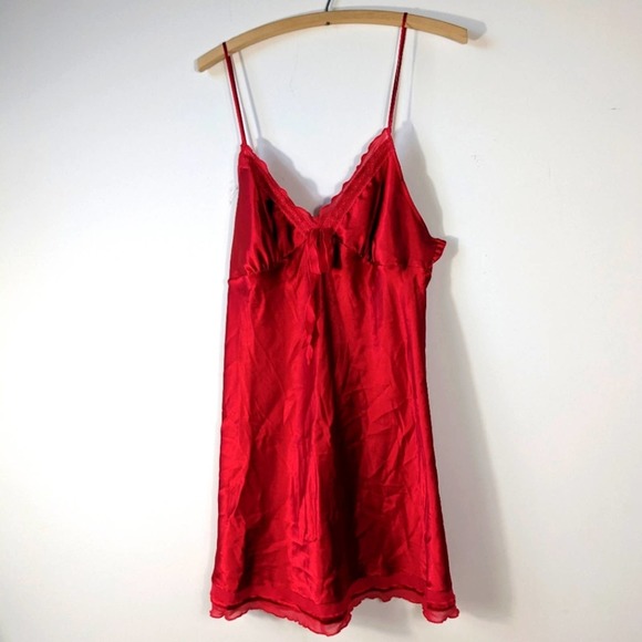 Victoria's Secret red vneck spaghetti strap chemise pajamas sz large satin - Picture 1 of 5